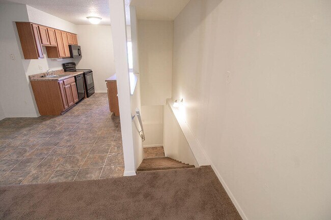 Building Photo - 210 Wheaton Ct