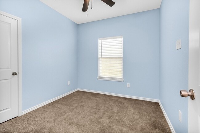 Building Photo - 286 Westchase St