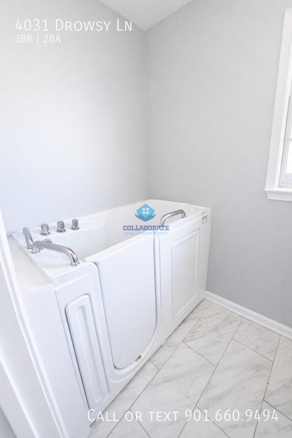 Building Photo - 4031 Drowsy Ln