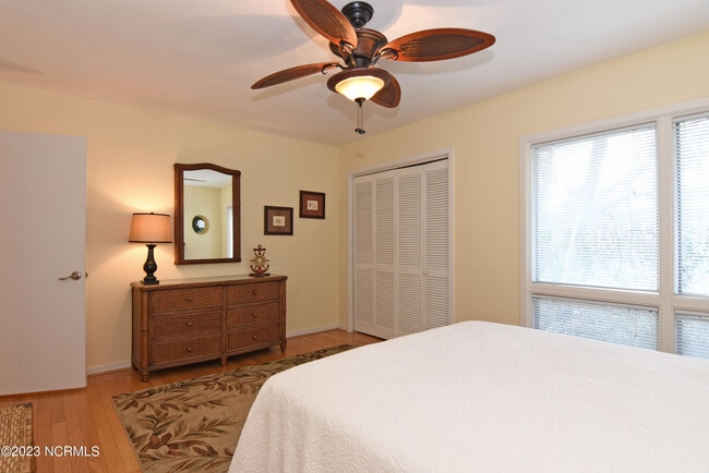 Building Photo - 6338 Oleander Dr