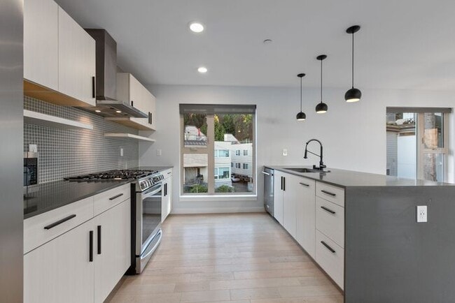 Building Photo - Stunning Air Conditioned Alki Condo Overlooking Majestic Puget Sound!