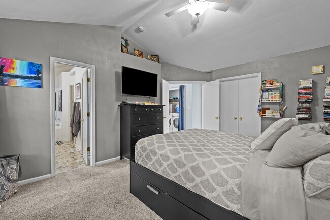 Building Photo - 517 Pecan Ct