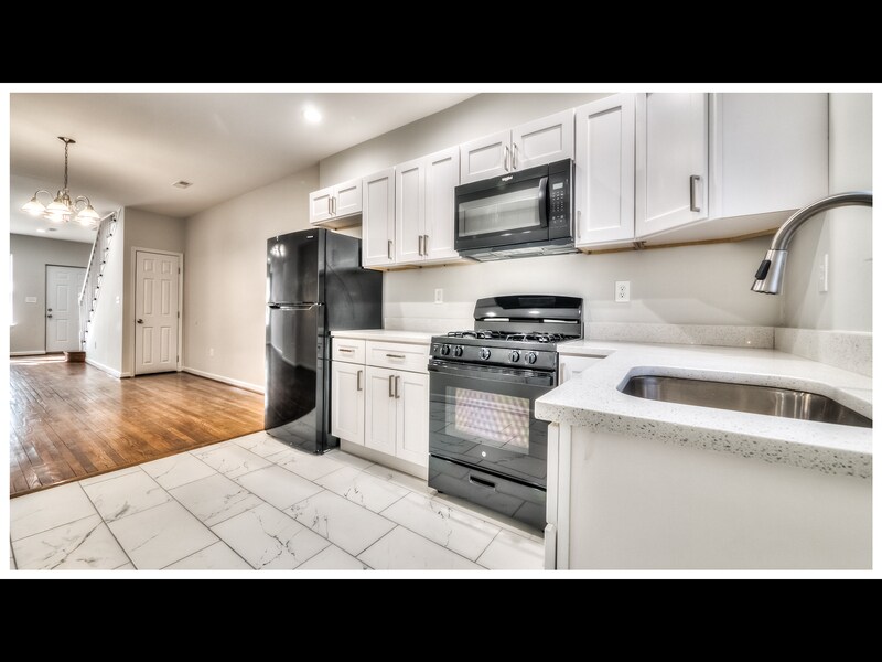 Building Photo - 3336 W Caton Ave