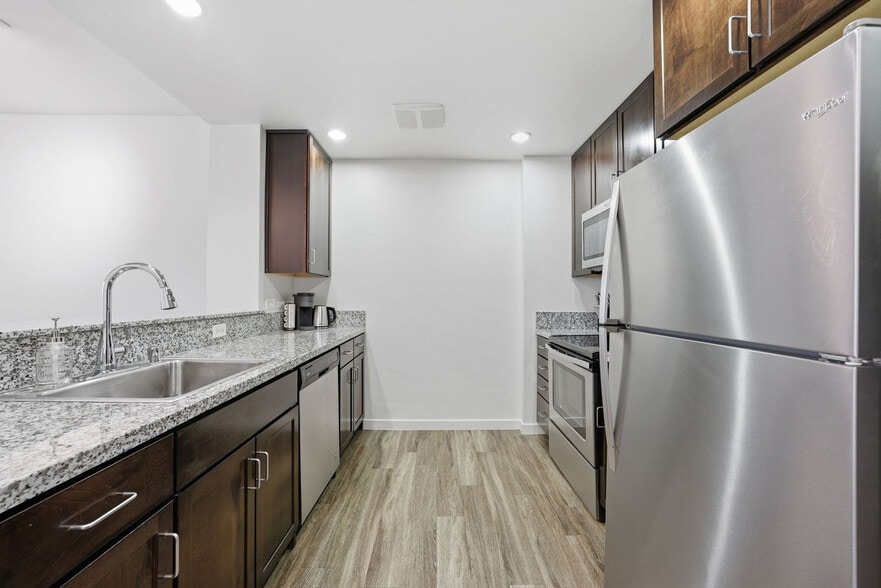 Building Photo - 1201 4th St