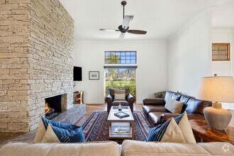 Building Photo - Luxury Golf Course Retreat in Indian Wells