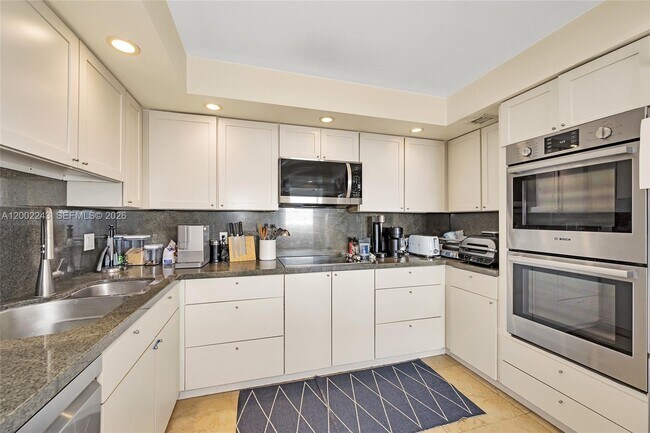 Building Photo - 155 Ocean Ln Dr