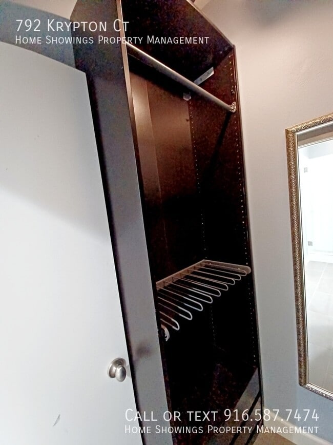 Building Photo - 792 Krypton Ct