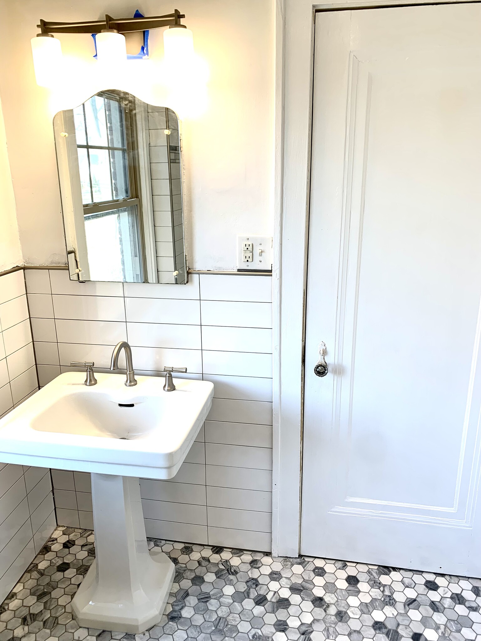 Building Photo - 2638 Fenwick Rd