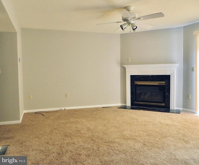 Building Photo - 105 Vernon Ct
