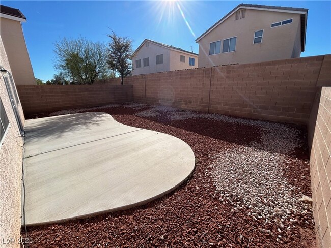 Building Photo - 5325 Clover Blossom Ct