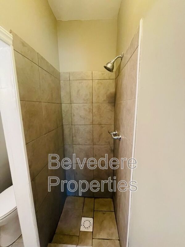 Building Photo - 211 W 7th Ave