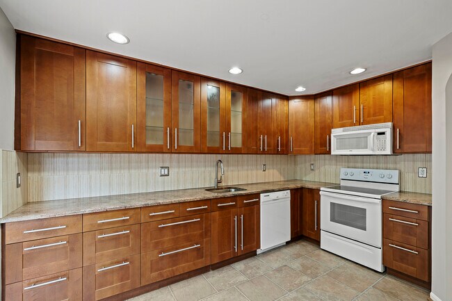 Building Photo - 7 Willwood Ct