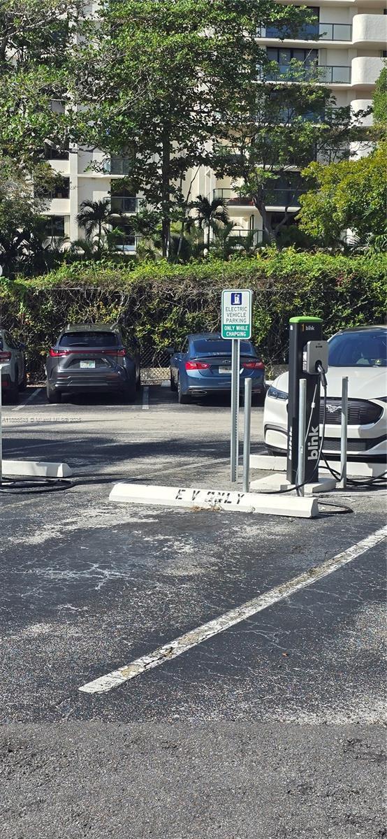 Building Photo - 2539 S Bayshore Dr