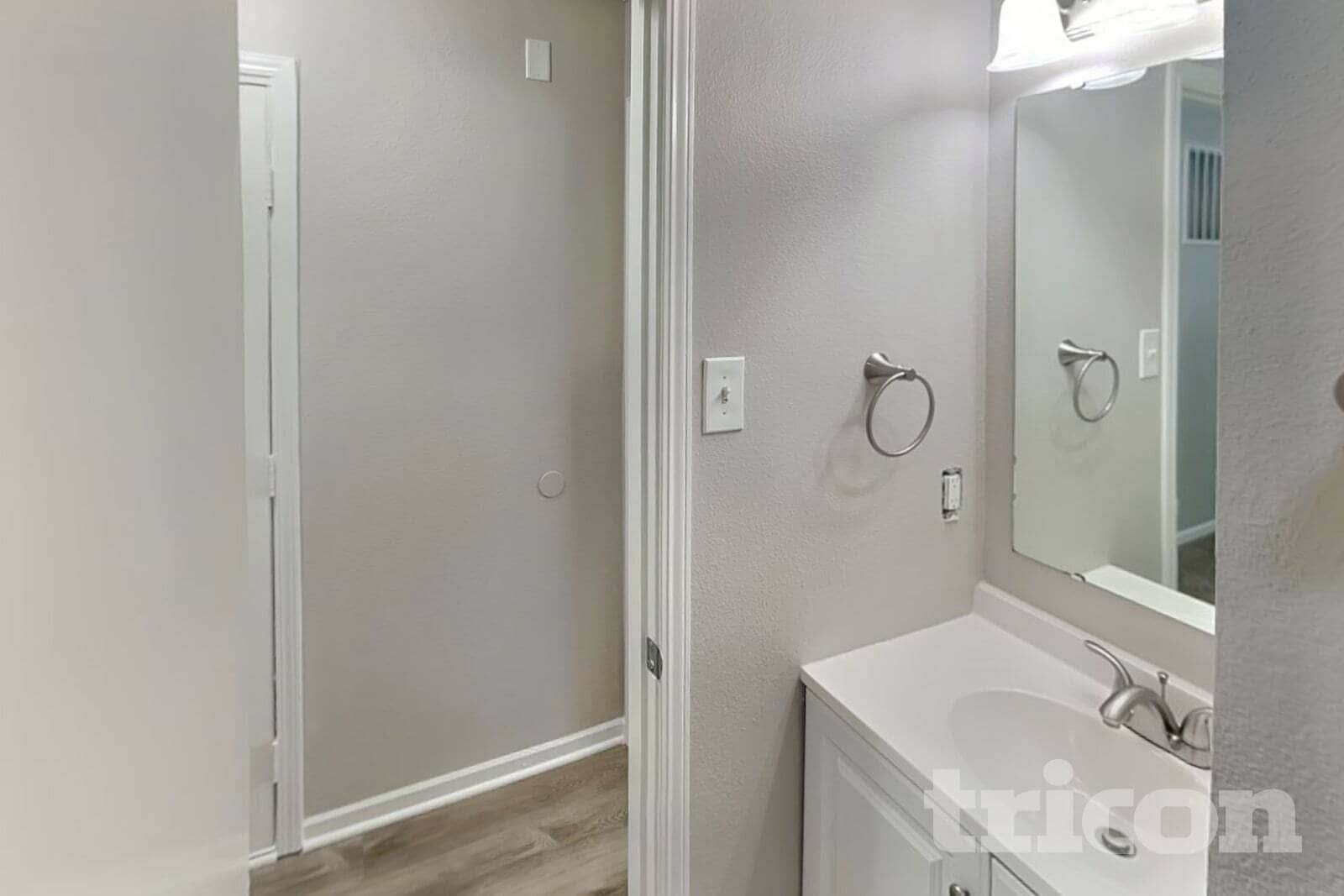 Building Photo - 2869 Ludwig Dr