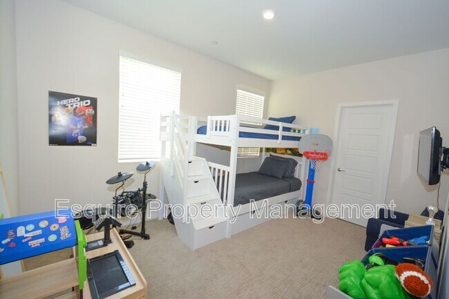 Building Photo - 649 Winchester Dr