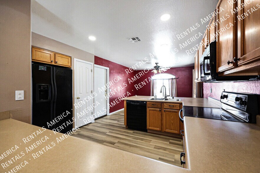 Building Photo - 17728 N Cornerstone Trail