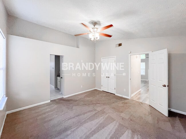 Building Photo - 4400 Westchester Ct