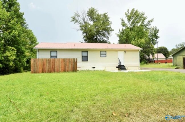Building Photo - 2020 Ridge Crest Dr