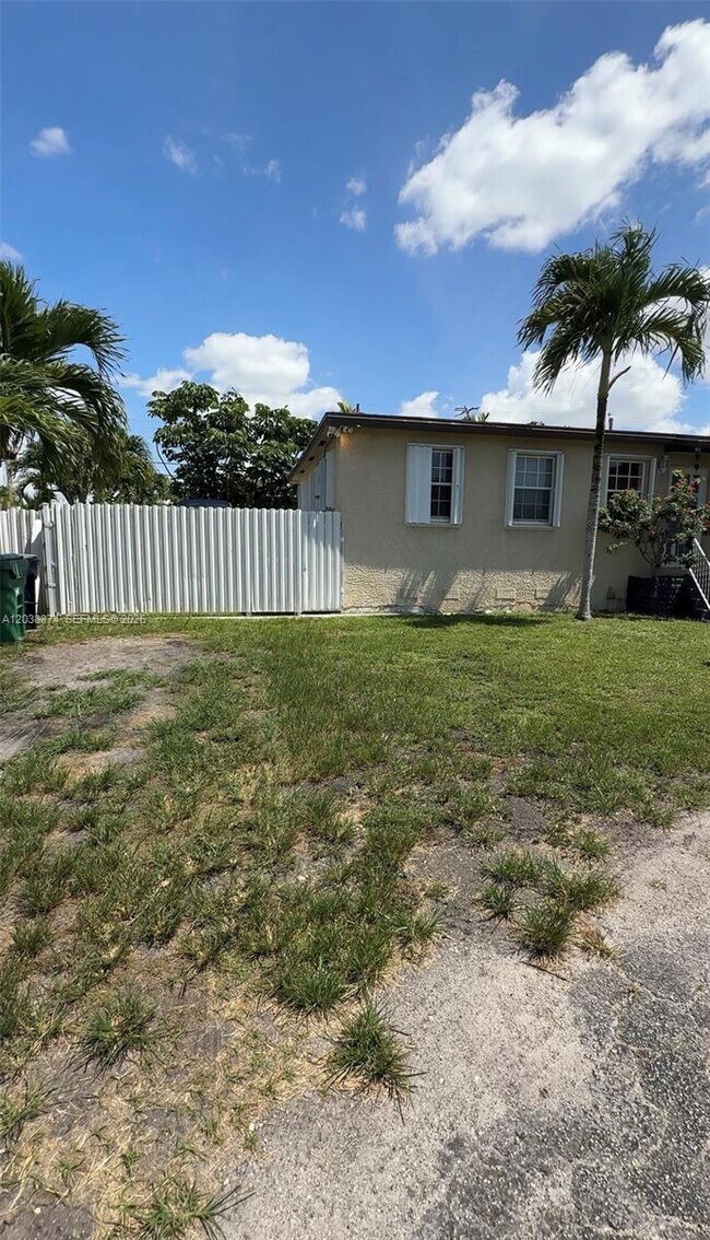 Building Photo - 8281 SW 28th St