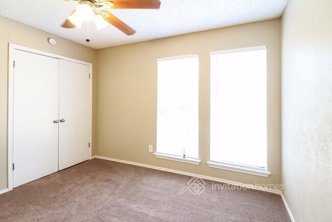 Building Photo - 5345 Heather Glen Dr