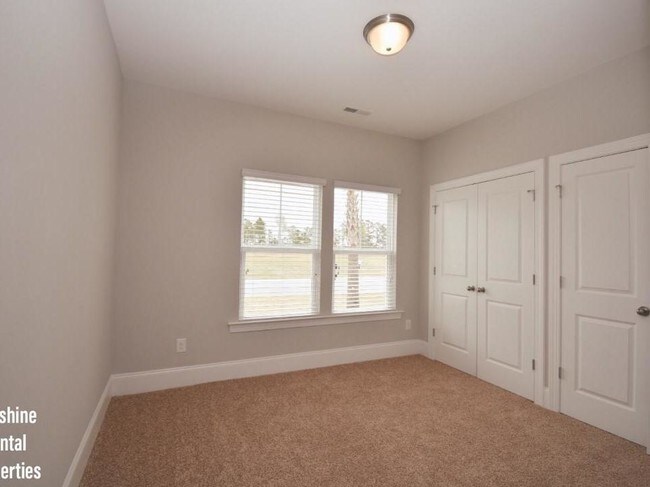 Building Photo - 1616 Palmetto Palm Dr