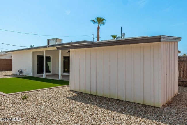 Building Photo - 3016 E Turney Ave