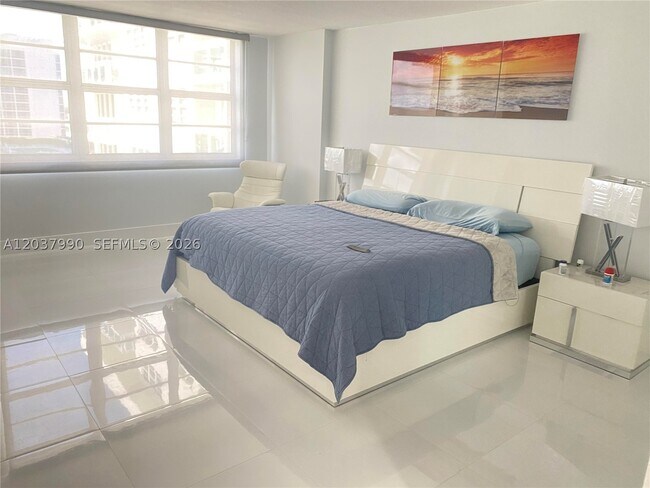 Building Photo - 6917 Collins Ave