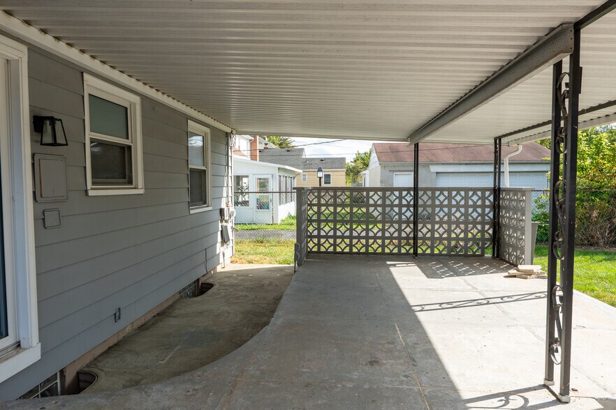 Building Photo - 195 S Sylvan Ave