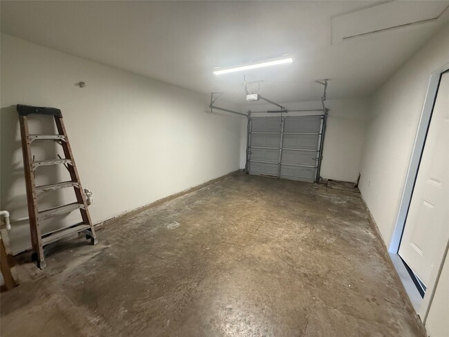 Building Photo - 4111 Beran Dr