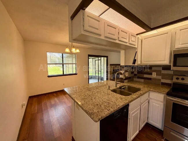 Building Photo - 4655 Trevi Dr