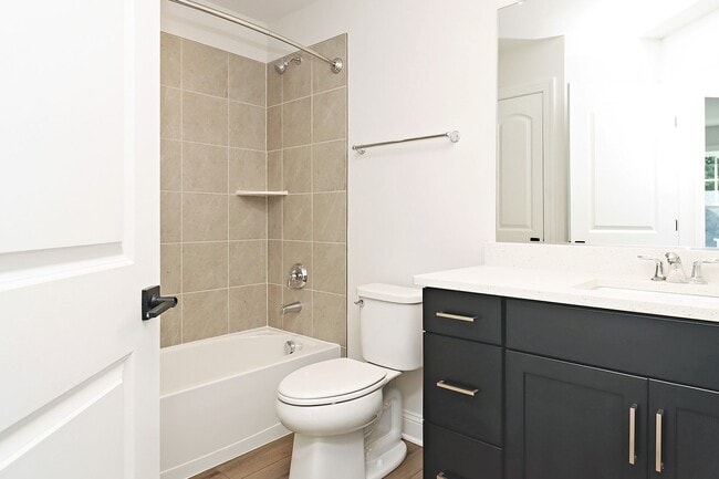 Building Photo - Dog-Friendly Townhome in Dunlora Park