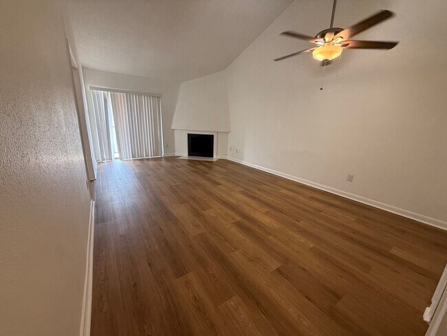 Building Photo - 10075 Westpark Dr