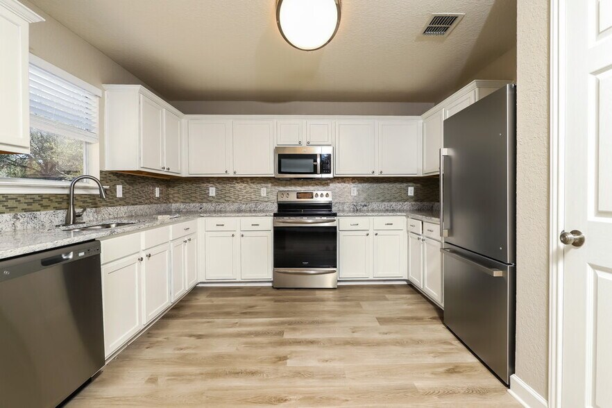 Building Photo - 10503 Marigold Bay