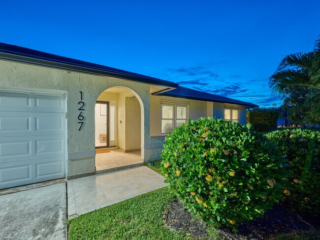 Building Photo - 1267 Summerwood Cir