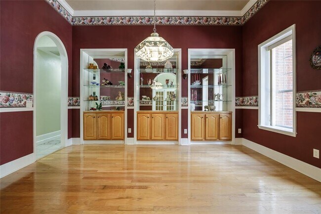 Building Photo - 7513 SW 35th Way