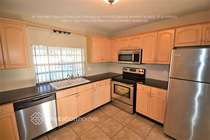 Building Photo - 1501 N 46th Ave