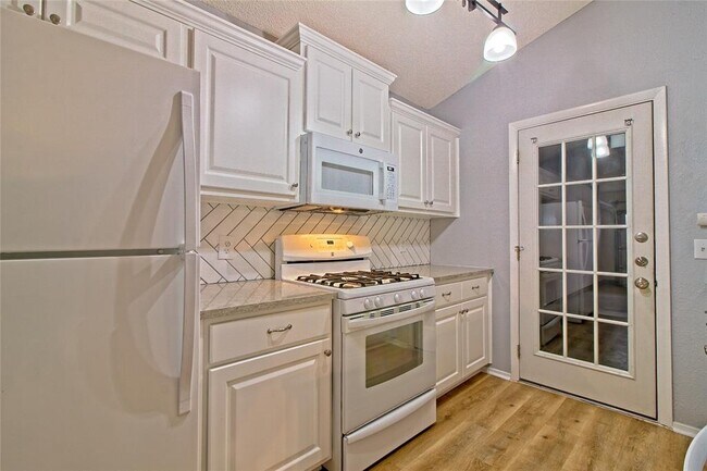 Building Photo - 1007 Markham Ln