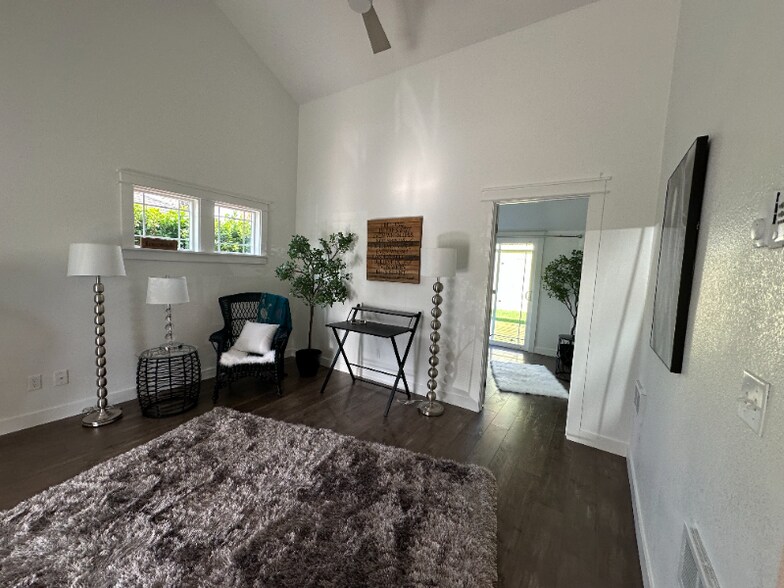 Building Photo - 4502 15th Ave SE