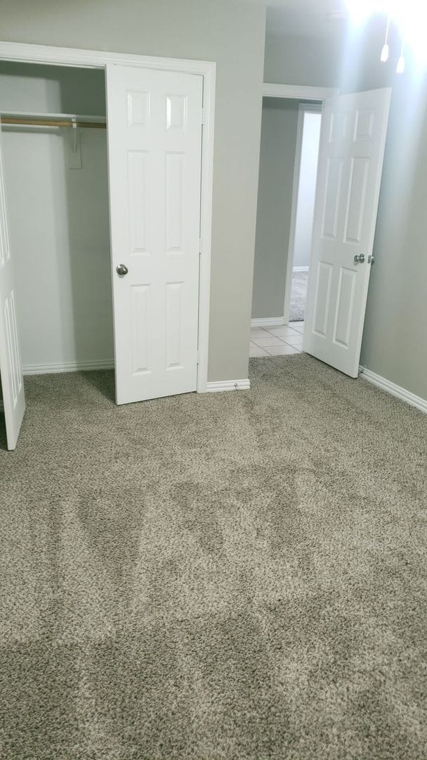 Building Photo - Great size Duplex for rent in Arlington!