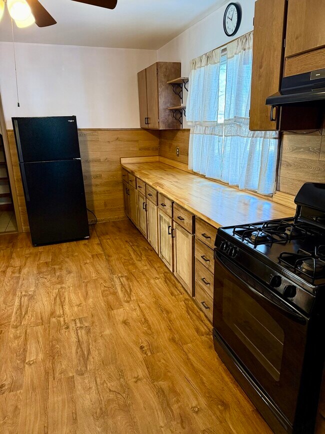 Building Photo - 3251 N Osage Ave