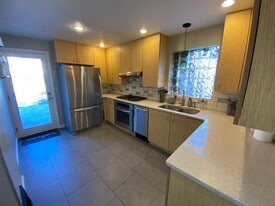 Building Photo - 989 Krameria St