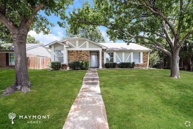 Building Photo - 2114 High Bluff Dr