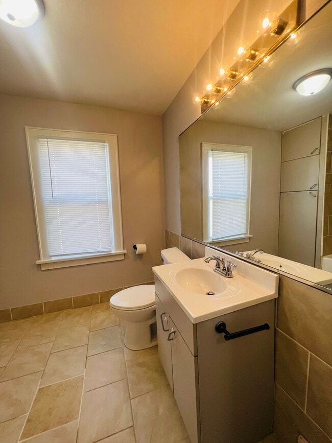 Building Photo - Charming 3-Bedroom Home – Don’t Miss This One