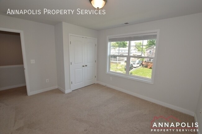 Building Photo - 503 Highland Dr