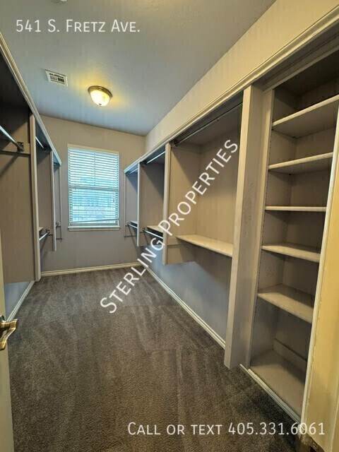 Building Photo - 541 S Fretz Ave