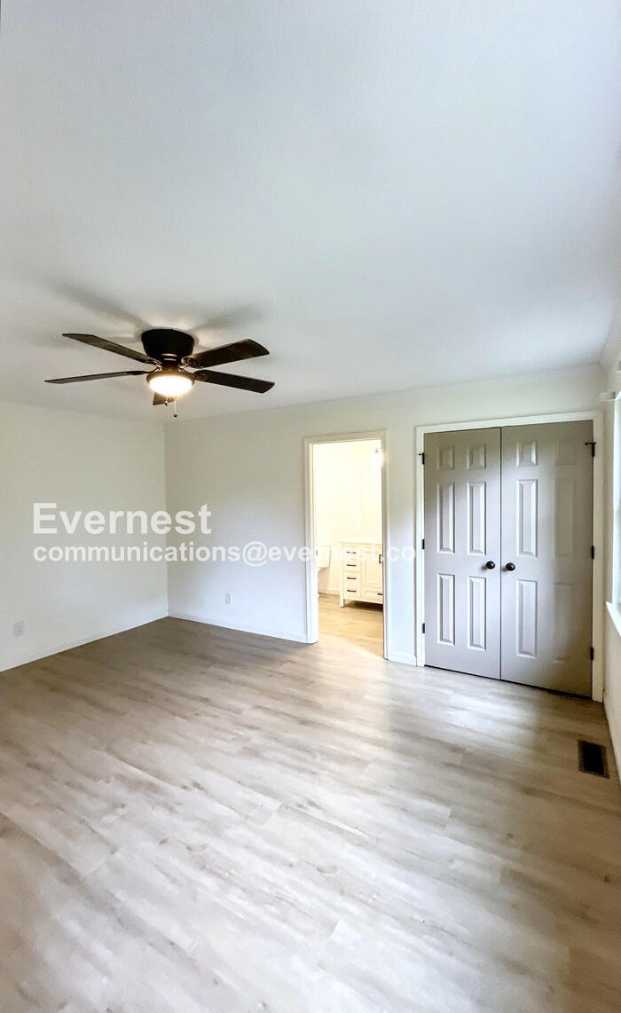 Building Photo - 11800 Dolly Pond Rd