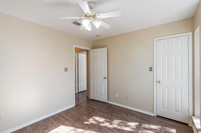 Building Photo - 7704 Plateau Cove