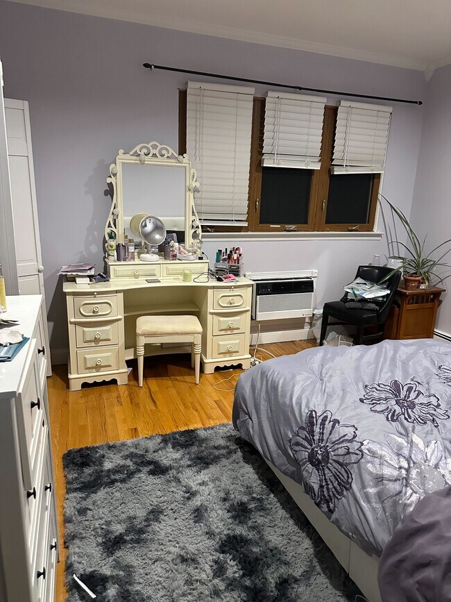 bedroom 1 - 556 1st St