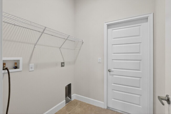 Building Photo - 8118 Merano Ave