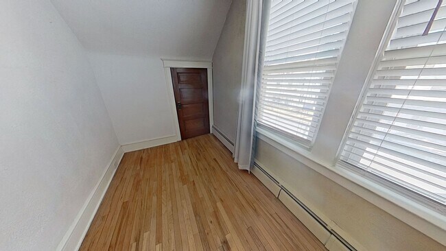 Building Photo - 835 Latimer St